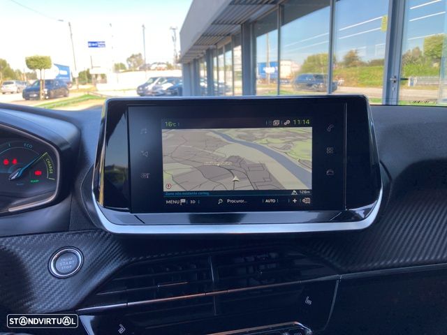 Peugeot e-208 Allure - 21