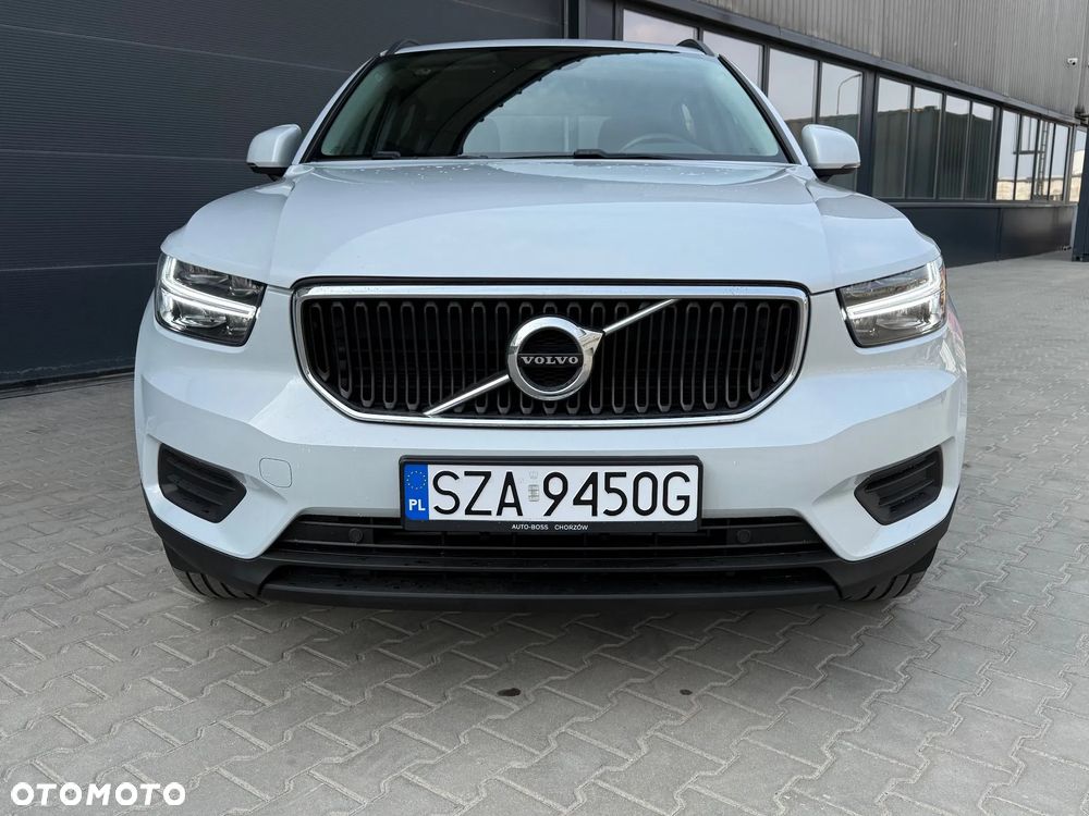 Volvo XC 40 T2 Momentum Core - 4