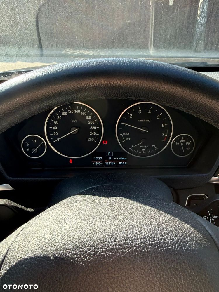 BMW Seria 3 318i - 4