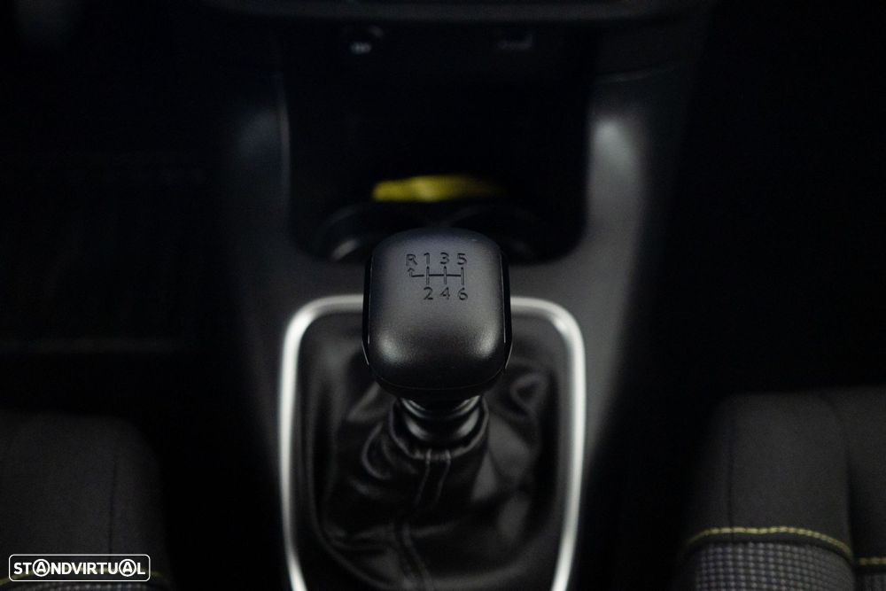 Citroën C3 1.2 PureTech Shine Pack - 26