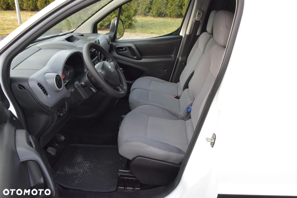 Peugeot PARTNER 1,6 HDI 3-OSOBOWY - 14