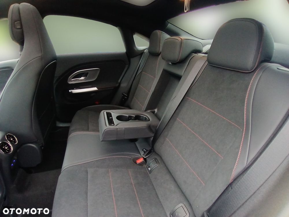 Mercedes-Benz CLA 200 mHEV 8G-DCT - 10