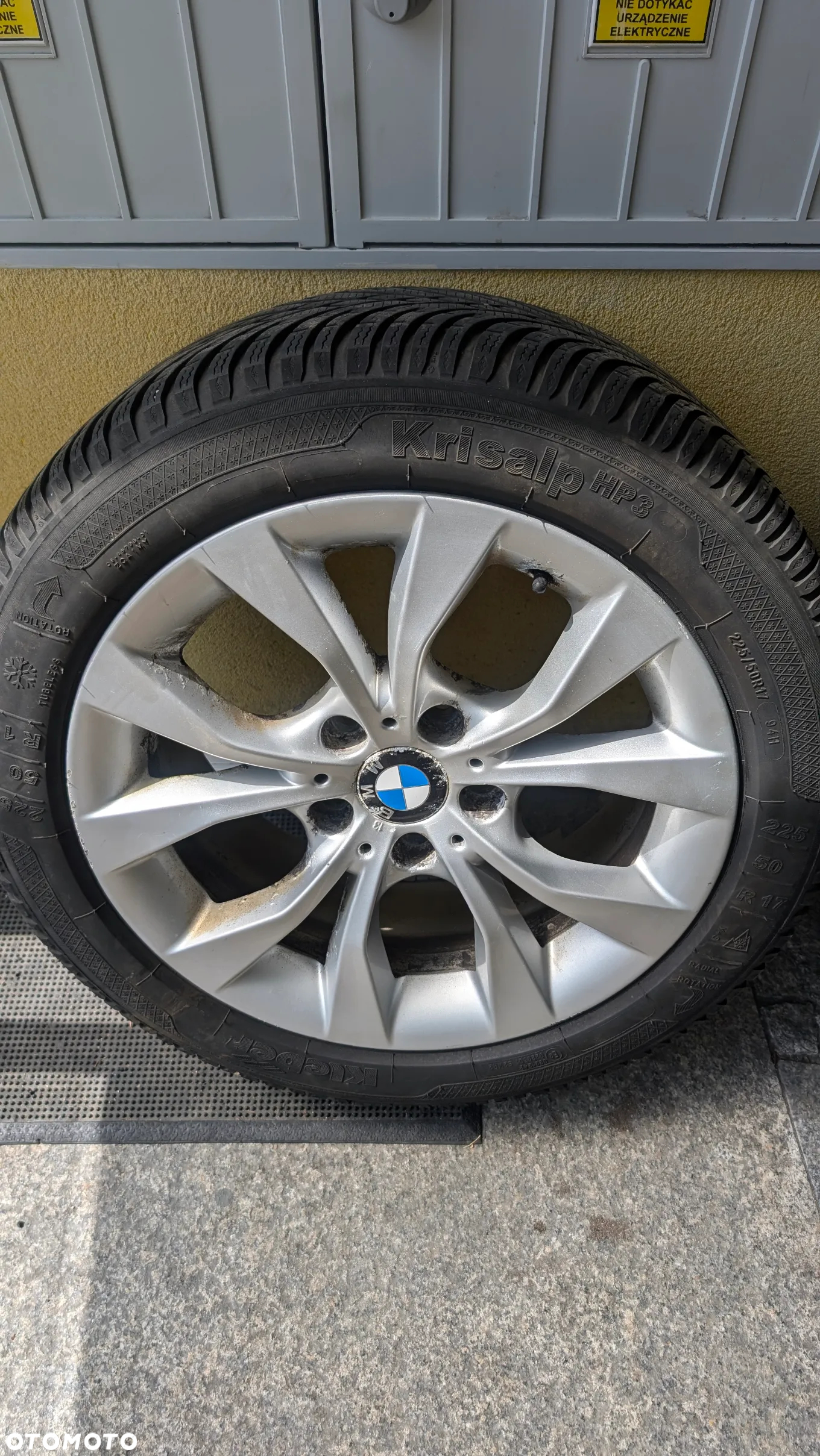 Komplet oryginalnych kół z felgami ALU do BMW X1 (e84) z prawie nowymi oponami zimowymi KLEBER 225/50R17 - 5