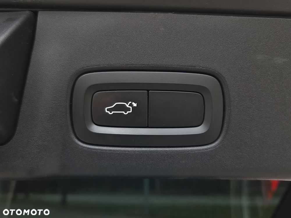 Volvo V90 D3 Geartronic Momentum Pro - 18