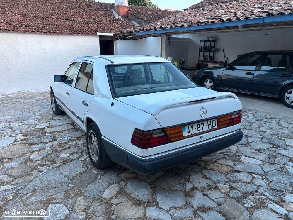 Mercedes-Benz W124 (1984-1997) 250 D - 3