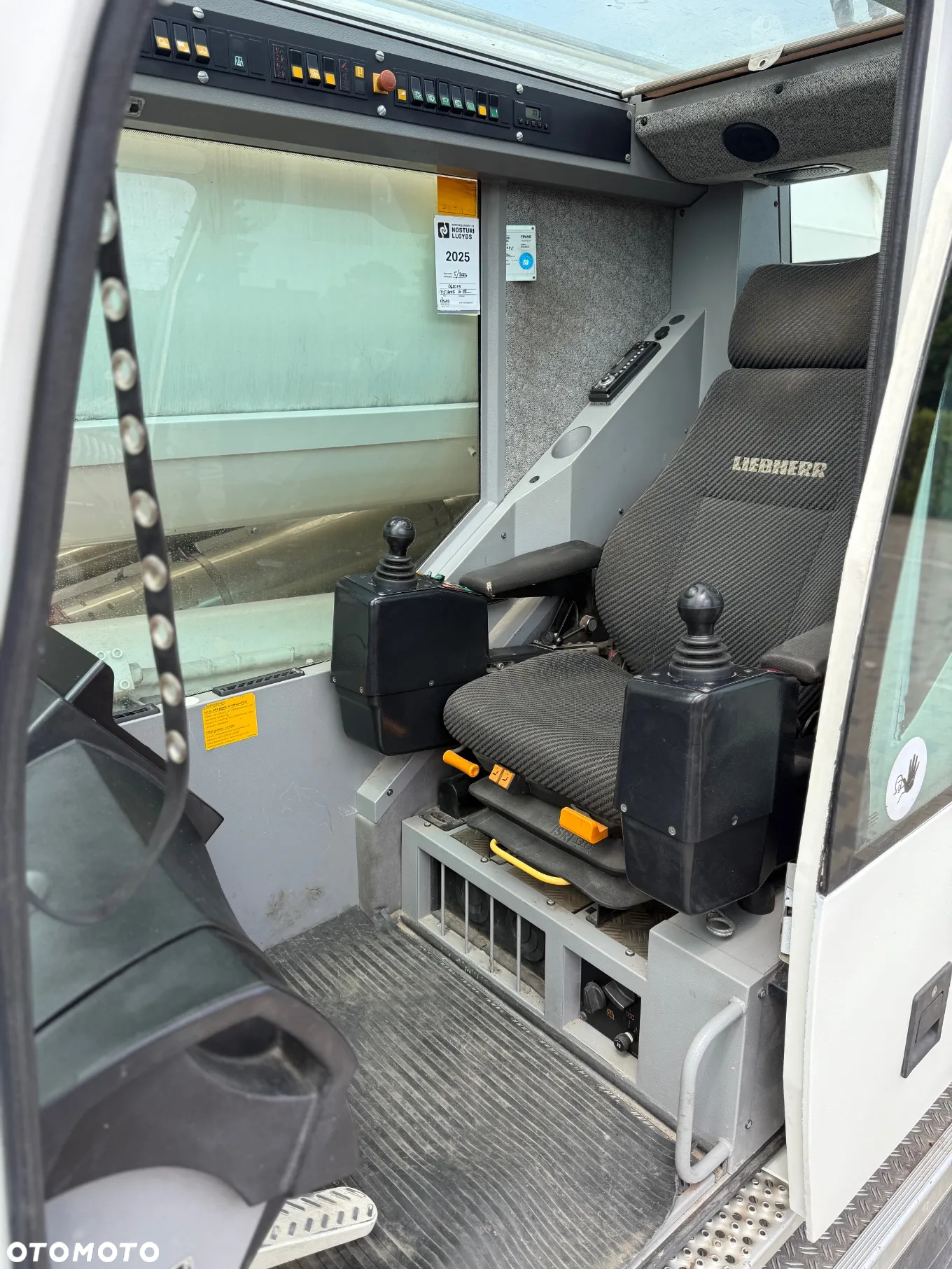 Liebherr LTM 1090-4.1 - 11