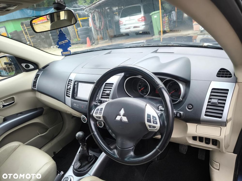 Mitsubishi Outlander 2 2.0 DID 140km NA CZĘŚCI ! poszczególne części 4x4 Turbo Diesel Małopolska Śląsk - 14