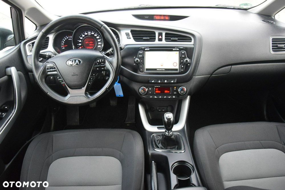 Kia Ceed - 26
