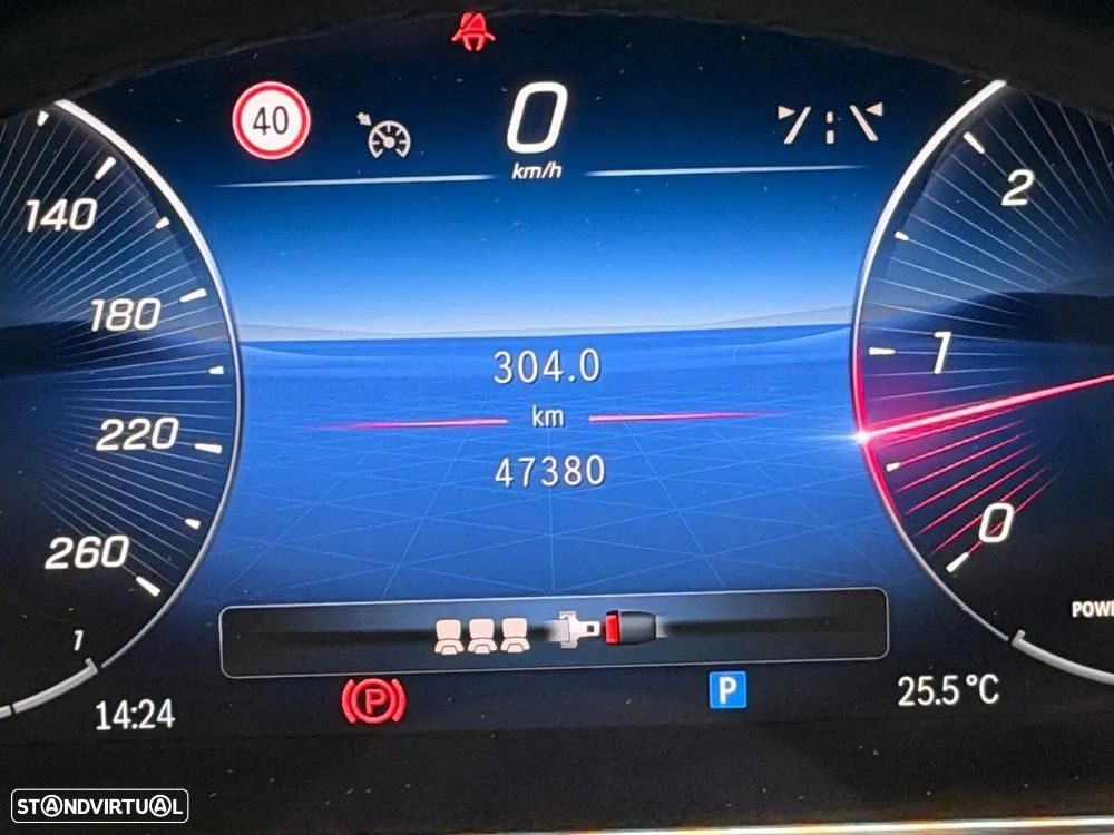 Mercedes-Benz C 300 d AMG Line — fotografia 10