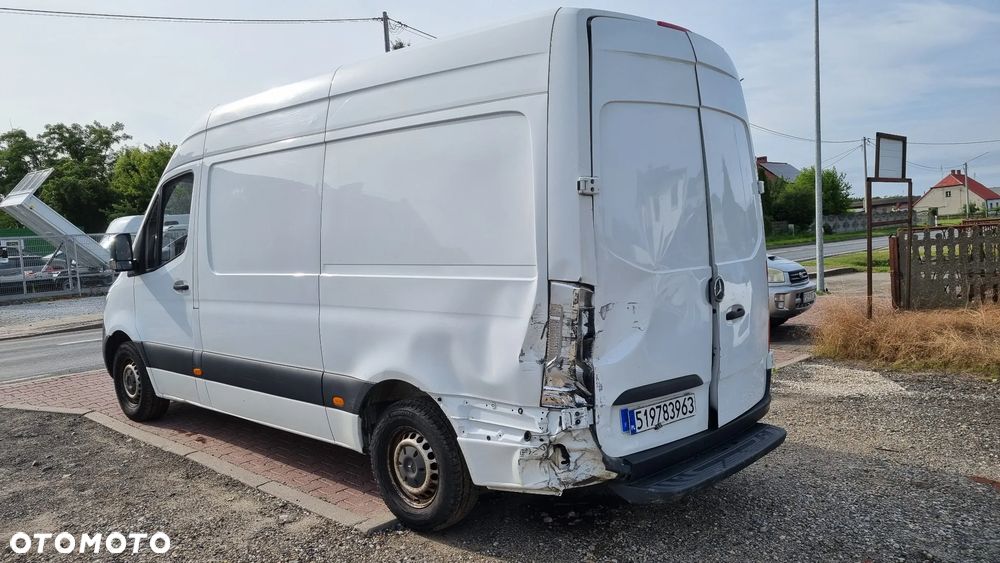 Mercedes-Benz Sprinter - 21