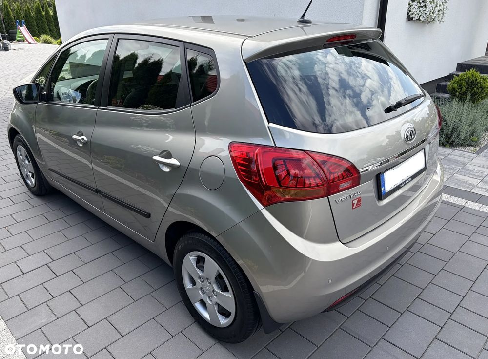 Kia Venga 1.4 Business Line - 16