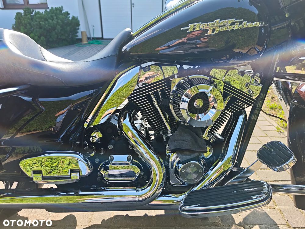 Harley-Davidson Touring Street Glide - 8