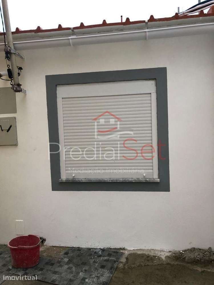 Moradia T1 para Arrendamento - Remodelada e Mobilada - Grande imagem: 3/10