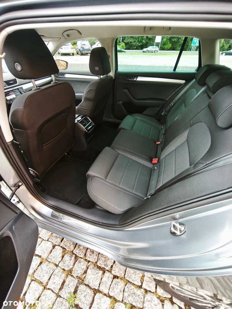 Skoda Superb 1.6 TDI GreenLine - 11