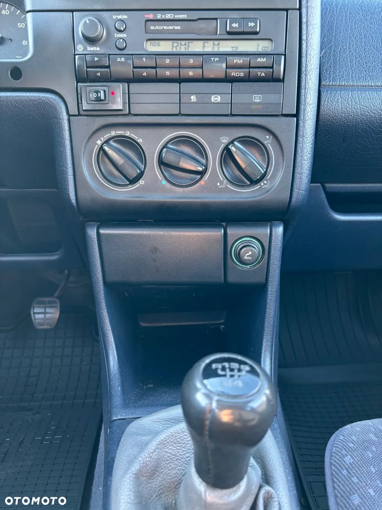 Volkswagen Passat Variant 1.8 GL - 19