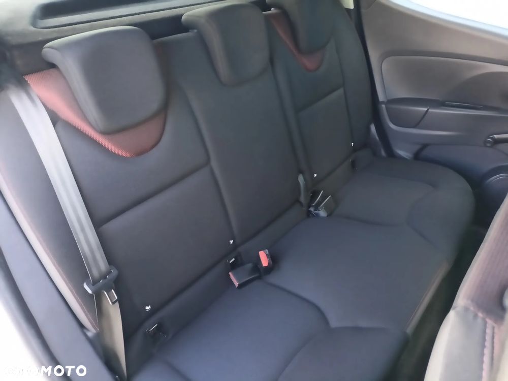 Renault Clio 1.2 16V 75 Life - 15