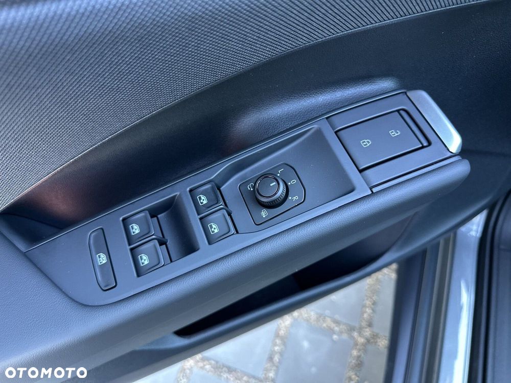 Volkswagen T-Roc - 19