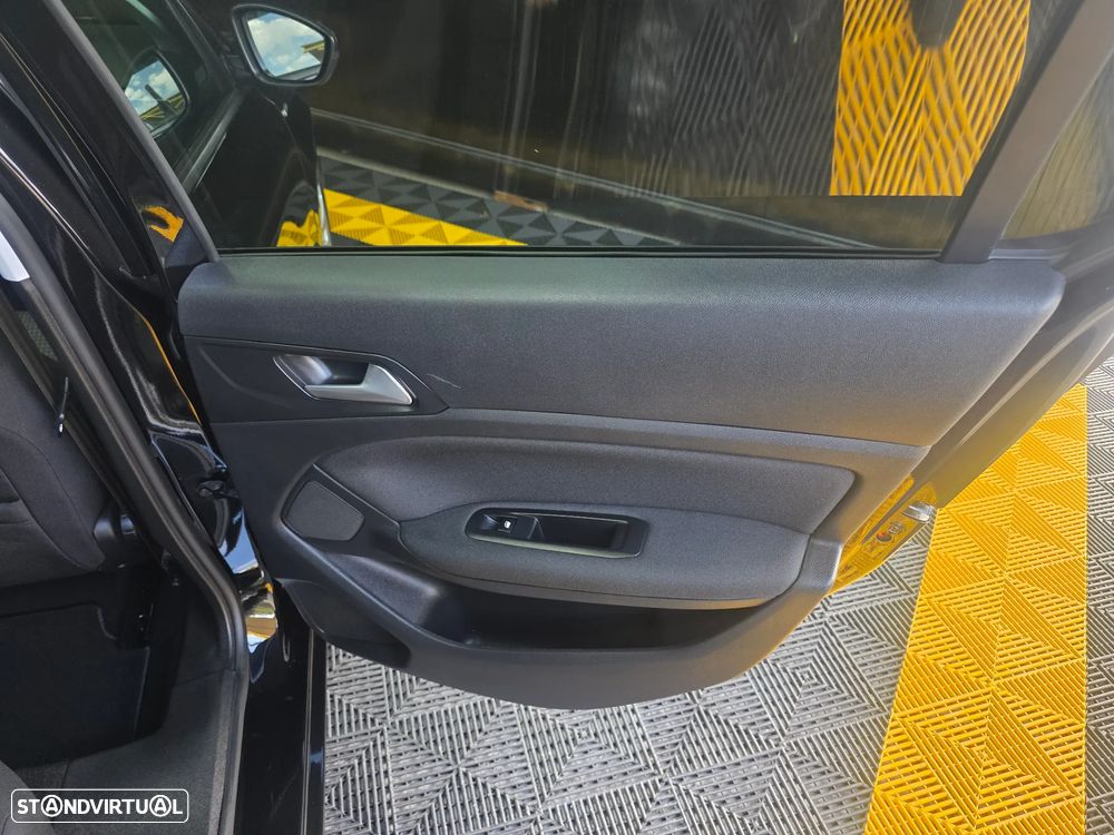 Peugeot 308 1.5 BlueHDi Style - 30