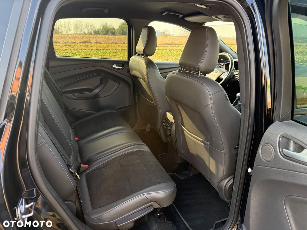 Ford Kuga 1.5 EcoBoost 2x4 ST-Line - 14