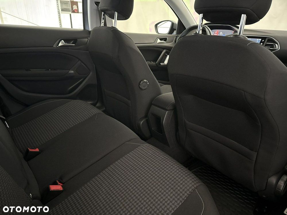 Peugeot 308 - 23