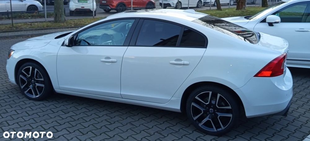 Volvo S60 T5 AWD R-Design - 2