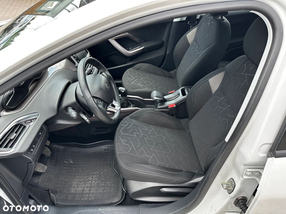 Peugeot 2008 - 19