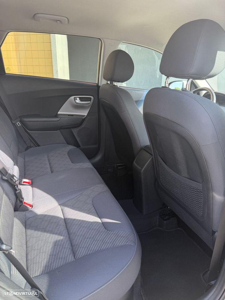 Kia Niro 1.6 GDi PHEV Urban - 17