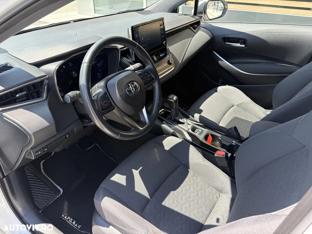 Toyota Corolla - 16