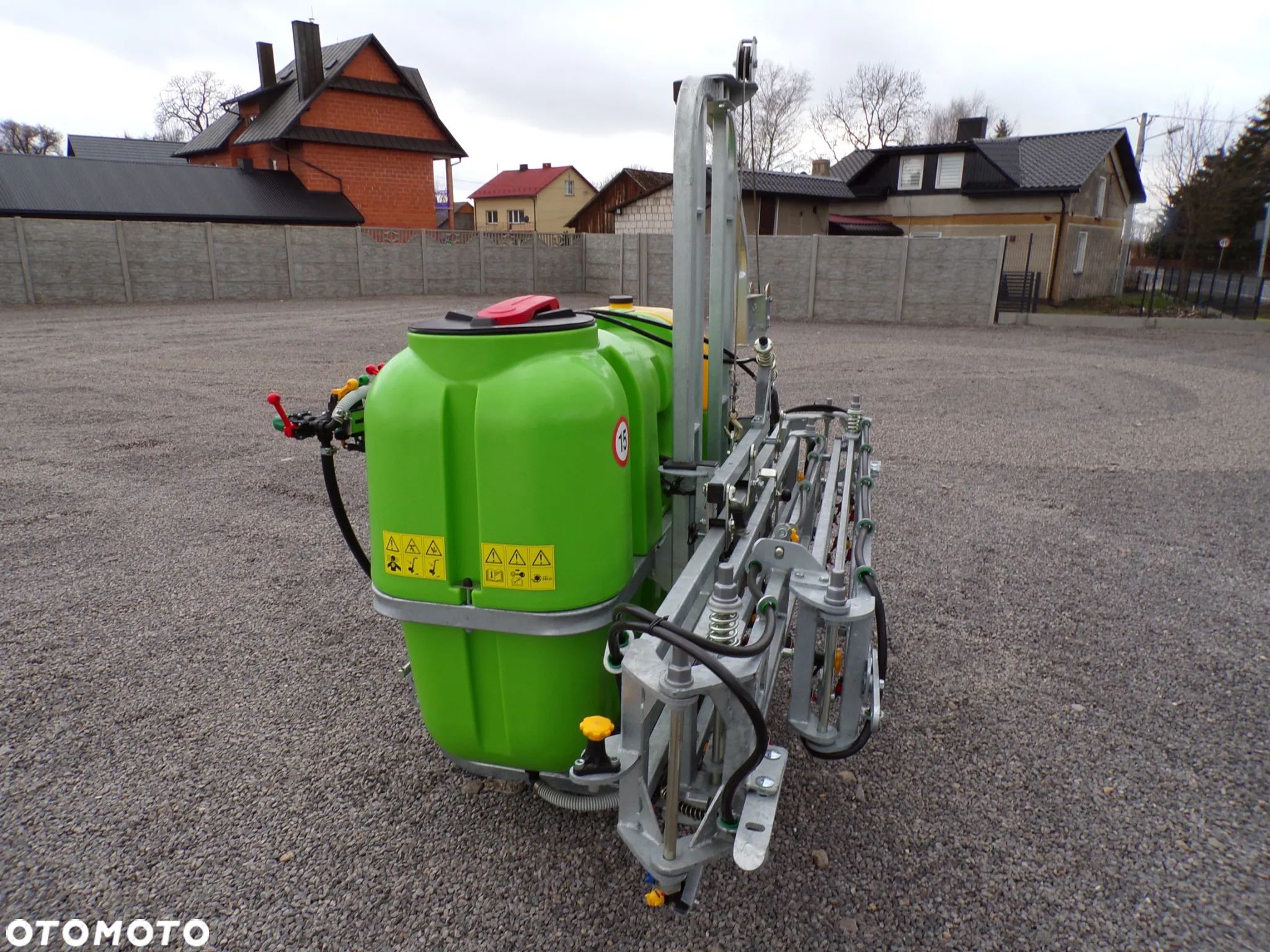 Opryskiwacz zawieszany TOLMET 600l/ lanca 15m stabilizacja hydrauliczna/potrójna oprawa rozpylaczy - 9