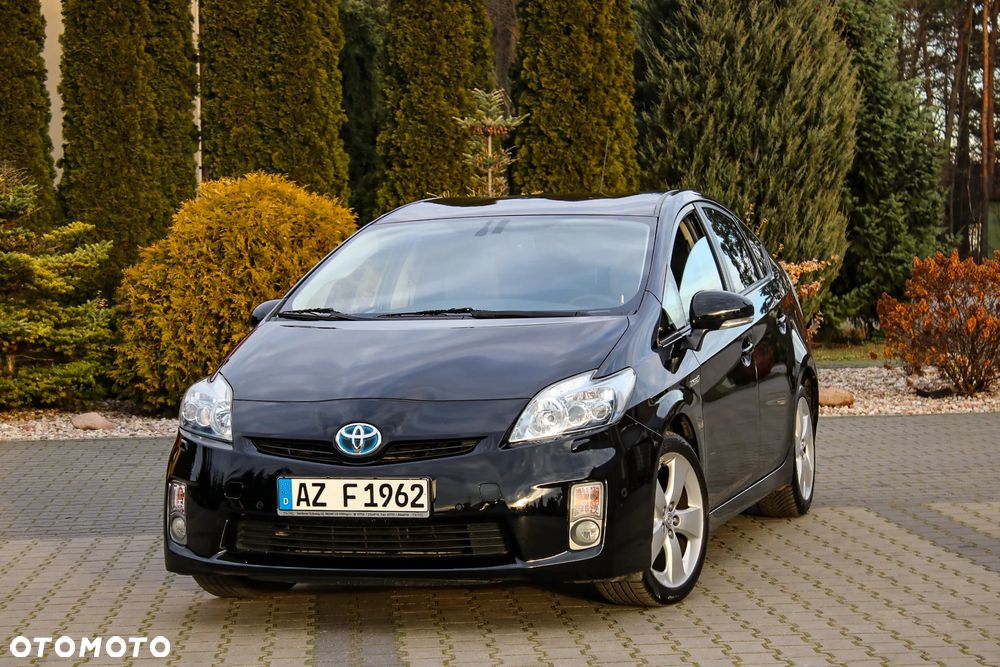 Toyota Prius (Hybrid) Executive - 2