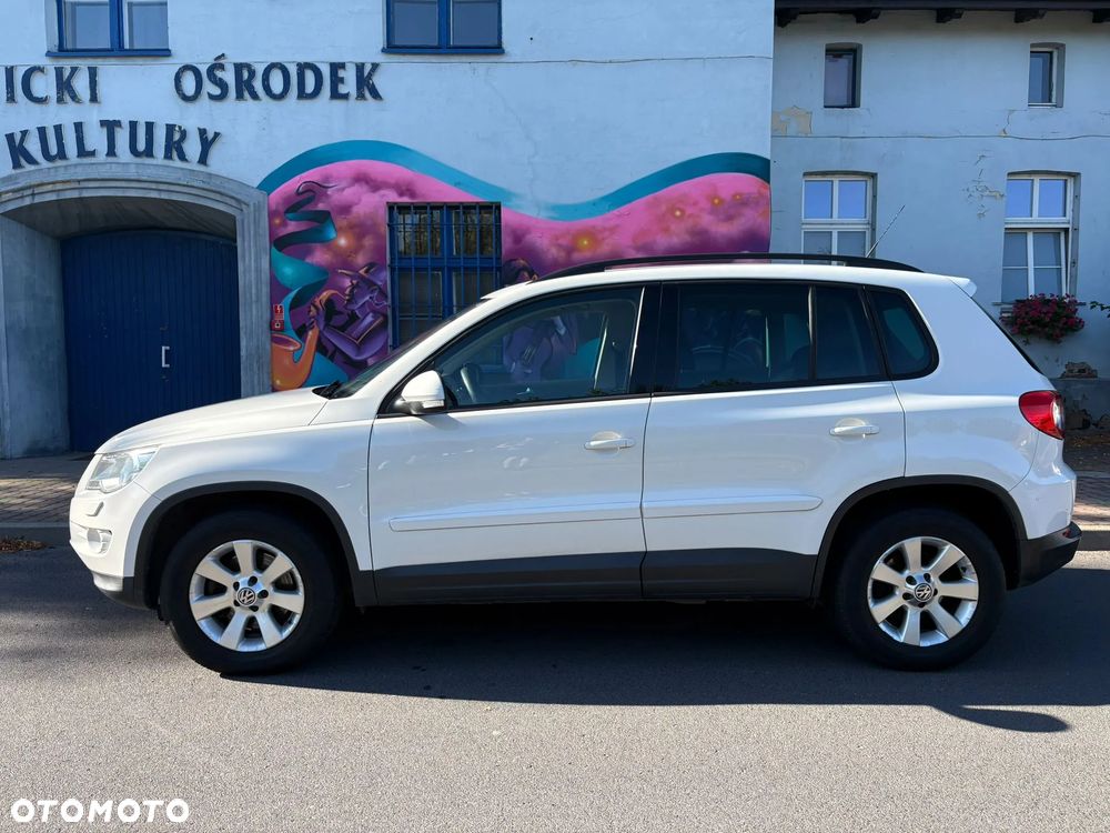 Volkswagen Tiguan - 1