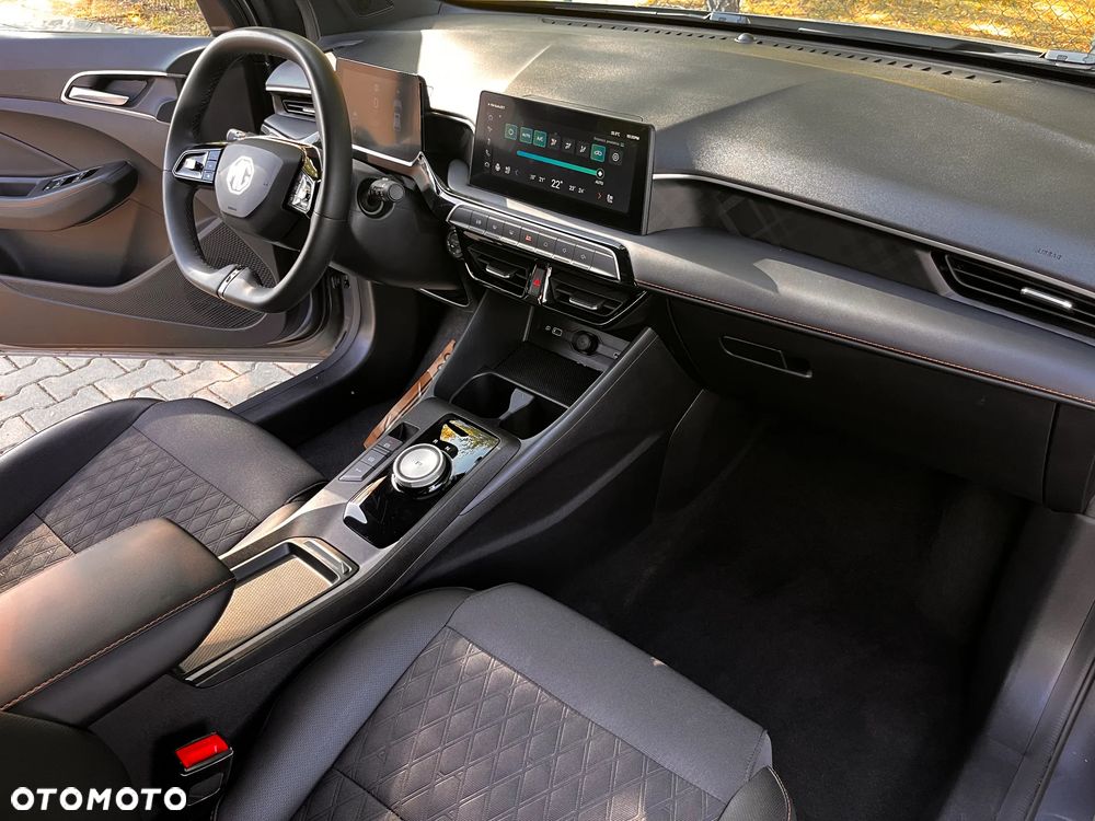 MG MG3 1.5 HEV+ Exclusive - 17