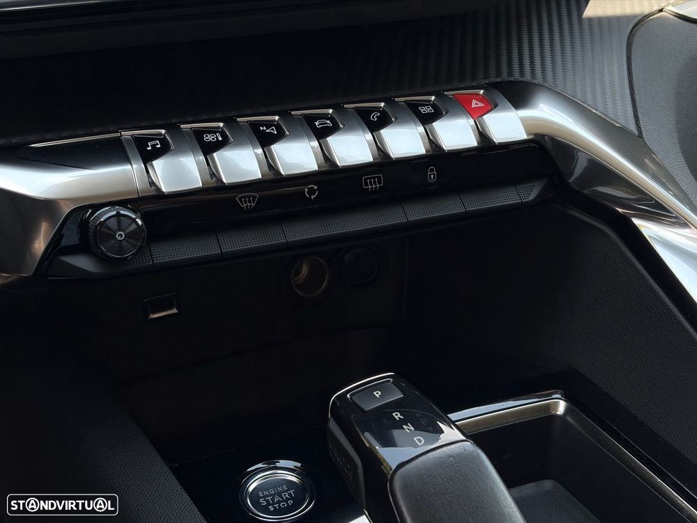 Peugeot 5008 1.2 PureTech Allure Pack EAT8 - 29