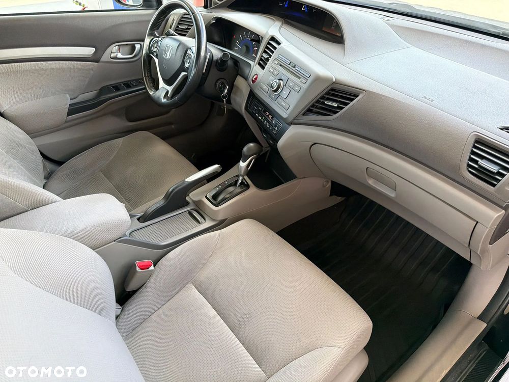 Honda Civic 1.8 Executive - 11
