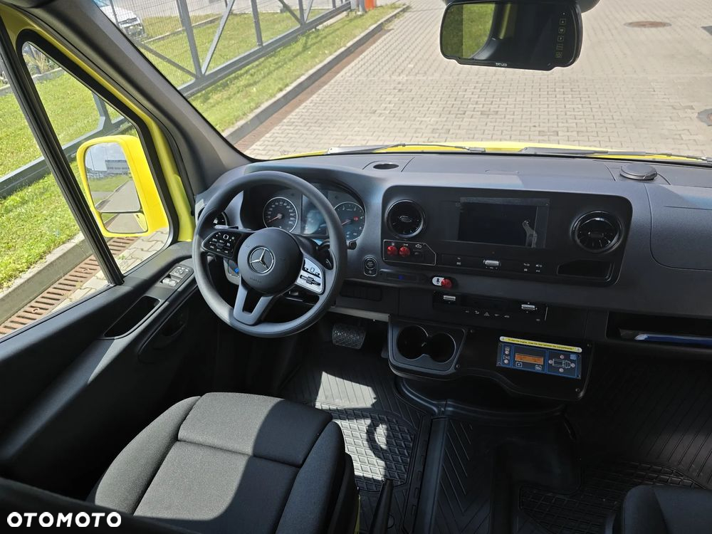 Mercedes-Benz Sprinter - 5