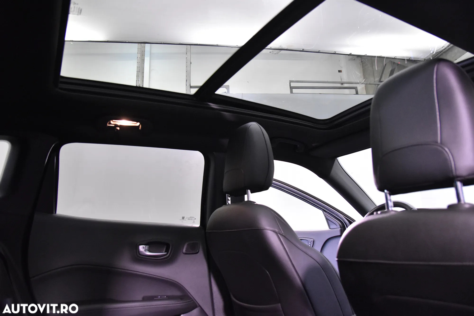 Jeep Compass - 23