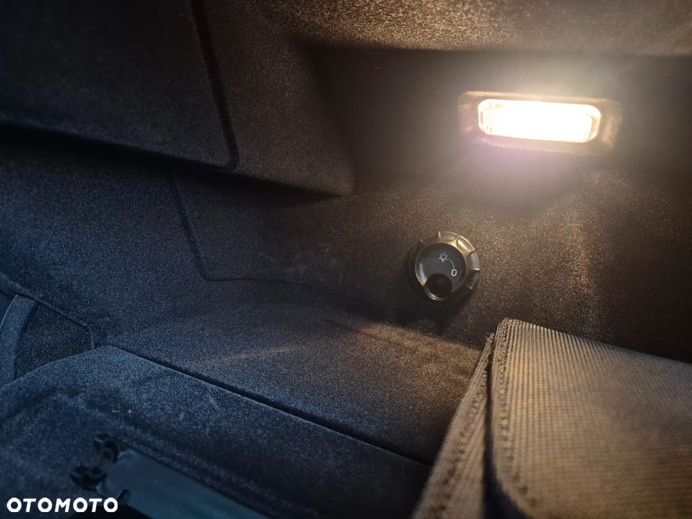 Audi A6 Avant 2.0 TDI Ultra S tronic - 38