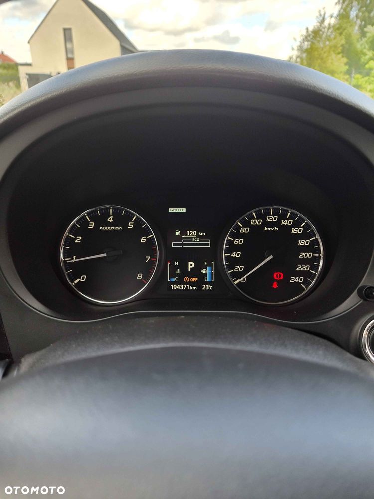 Mitsubishi Outlander 2.0 Intense + CVT - 17
