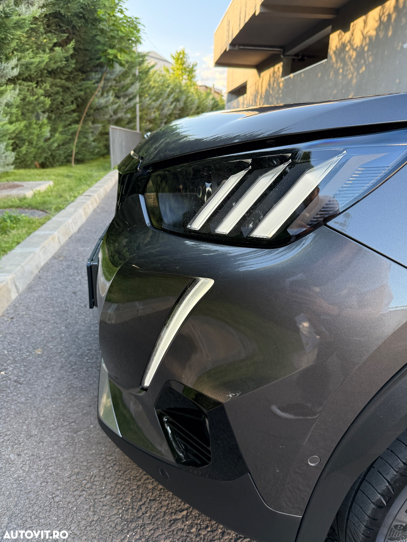 Peugeot 2008 PureTech 130 EAT8 GT - 10