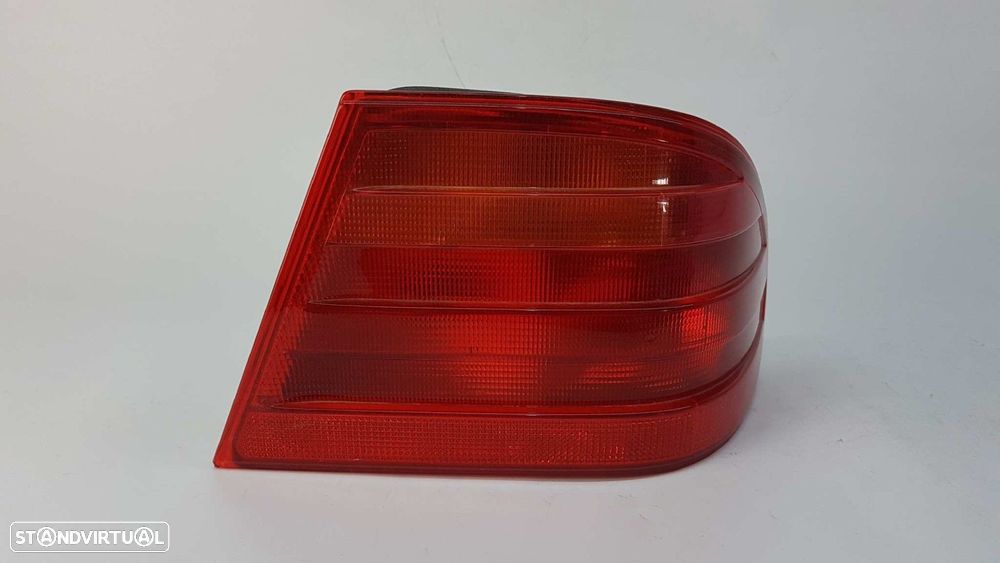 FAROLIM TRASEIRO DIREITO MERCEDES CLASE E (W210) BERLINA 420 (210.072) - 1