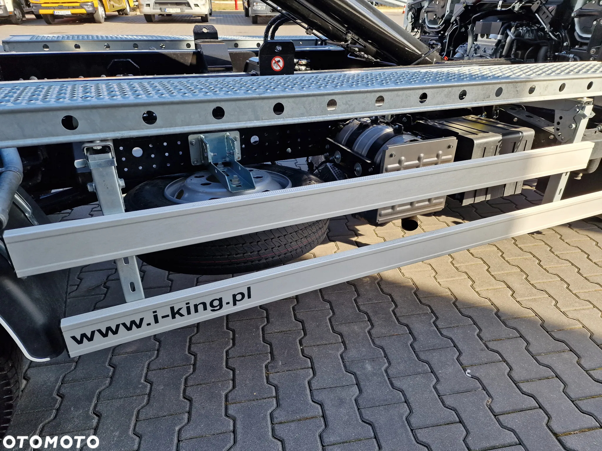 FUSO Canter 9C18 AMT 4x2 - 16