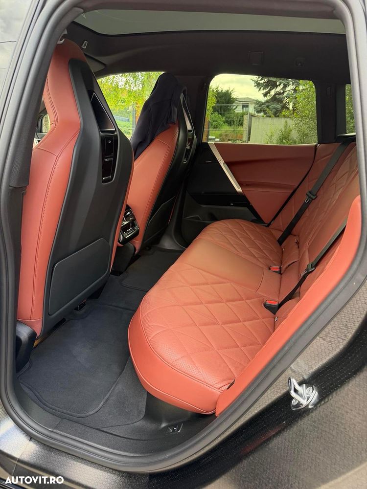 BMW iX - 8