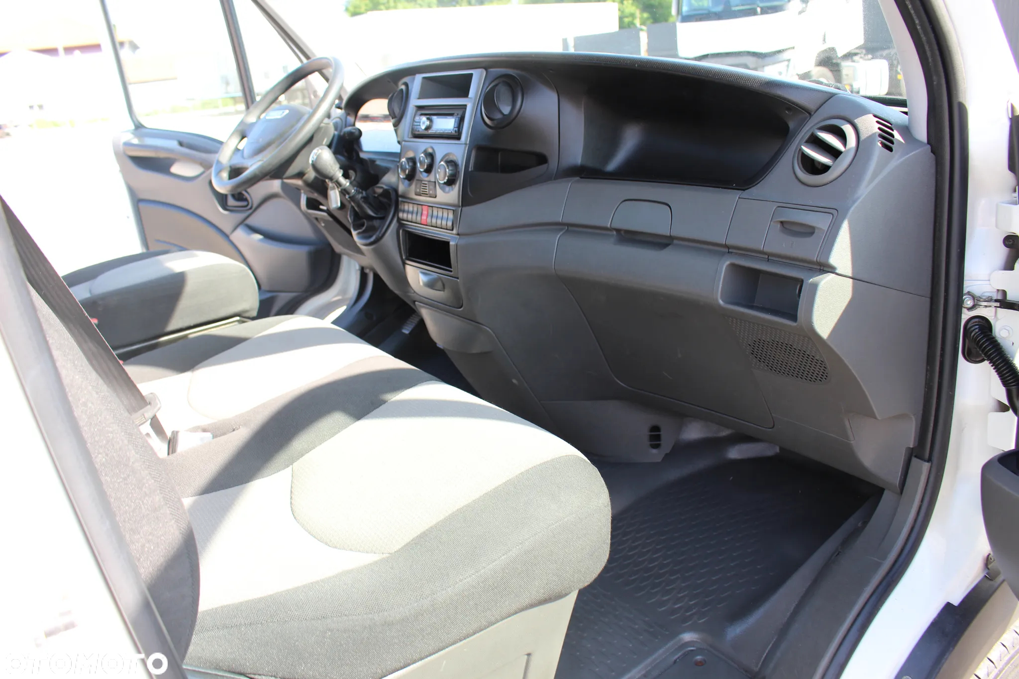 Iveco DAILY 35S11 /SKRZYNIA/ 98 000 KM / KLIMA / *SERWIS* / SUPER STAN / - 17