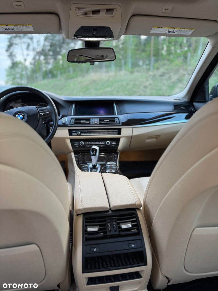 BMW Seria 5 528i xDrive - 10