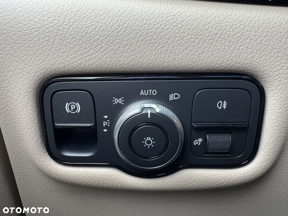 Mercedes-Benz Klasa V 300 d 4-Matic 9G-Tronic Exclusive (d³ugi) - 21