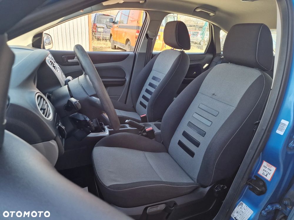 Ford Focus 1.6 Ghia - 17