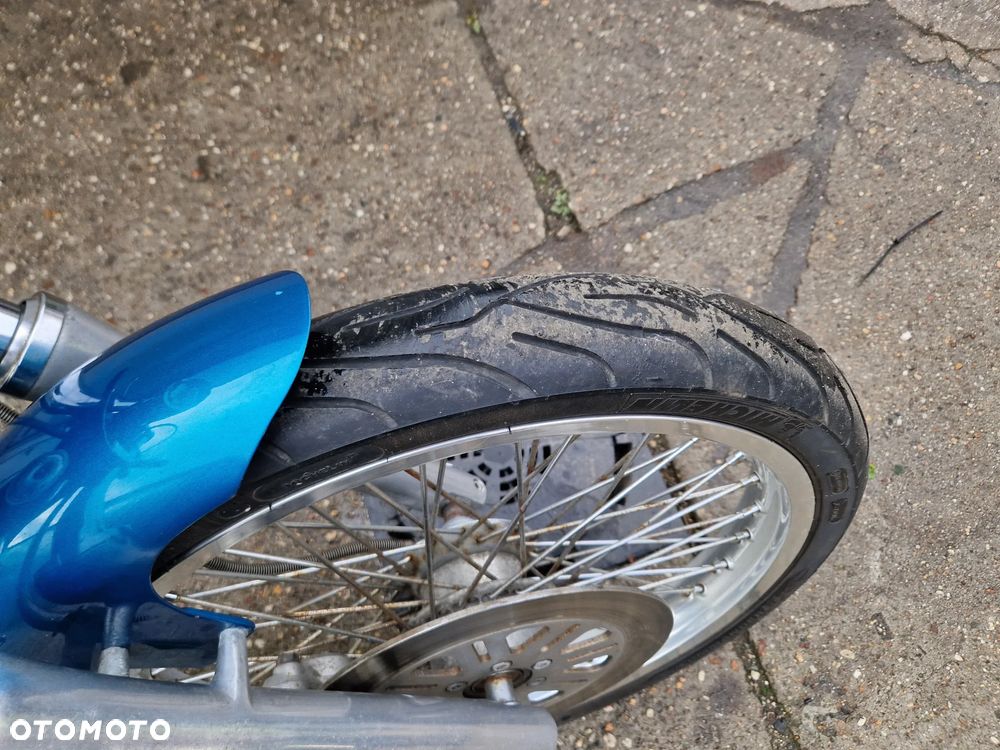 Suzuki Intruder - 10