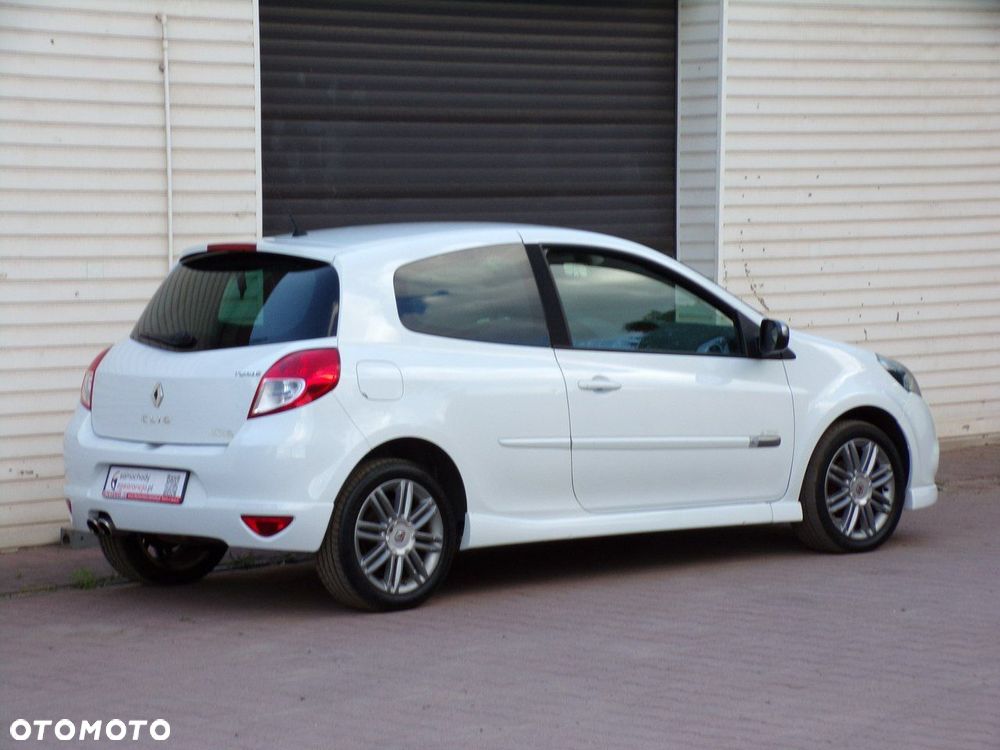 Renault Clio - 12