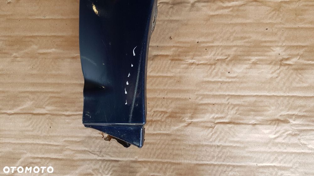toyota avensis t25 03-06 błotnik prawy 8p4 - 2