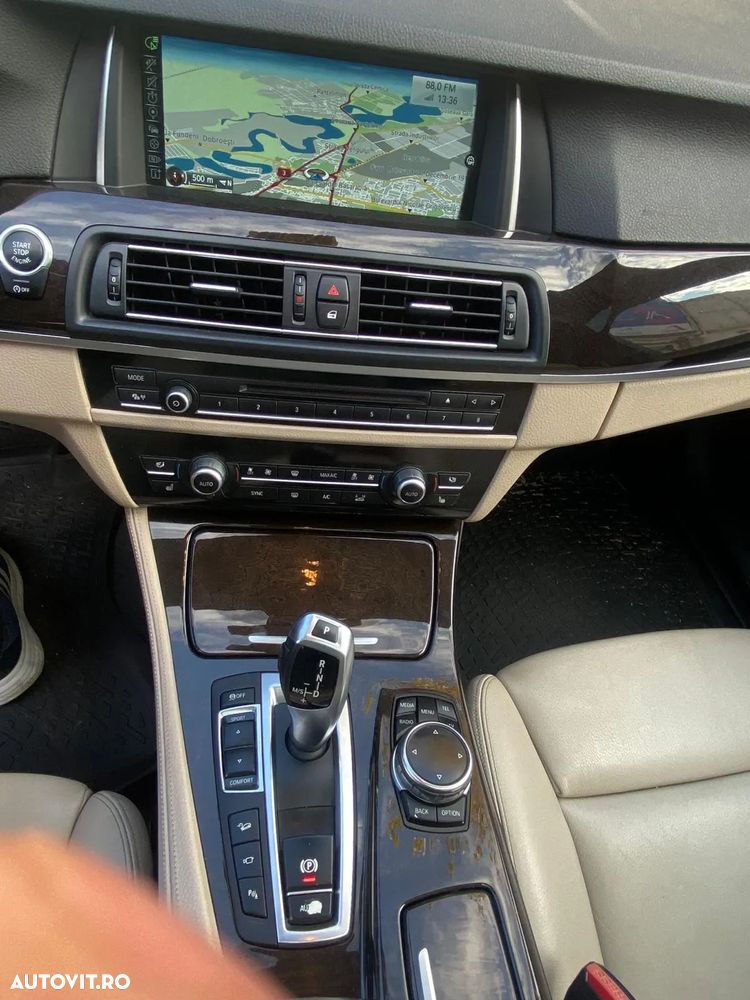 BMW Seria 5 520d xDrive - 4